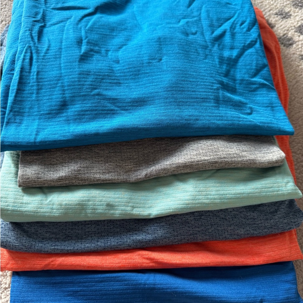 Lot of 6 men’s size small Lululemon shirts